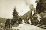 Eisenbahnstories, mächtige Burgruine und prickelnder Wasserfall